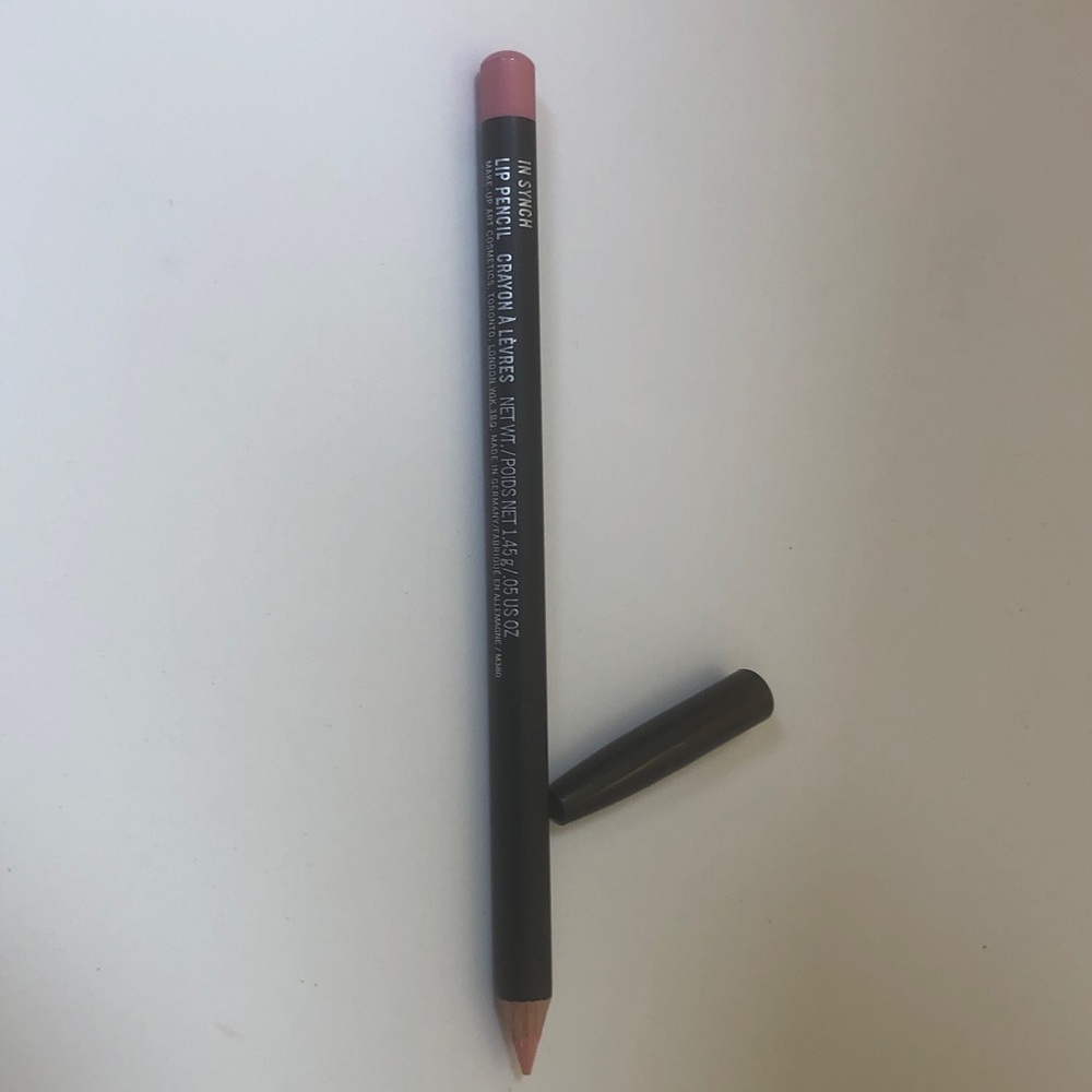MAC Cosmetics Lip Liner in Soft Pink